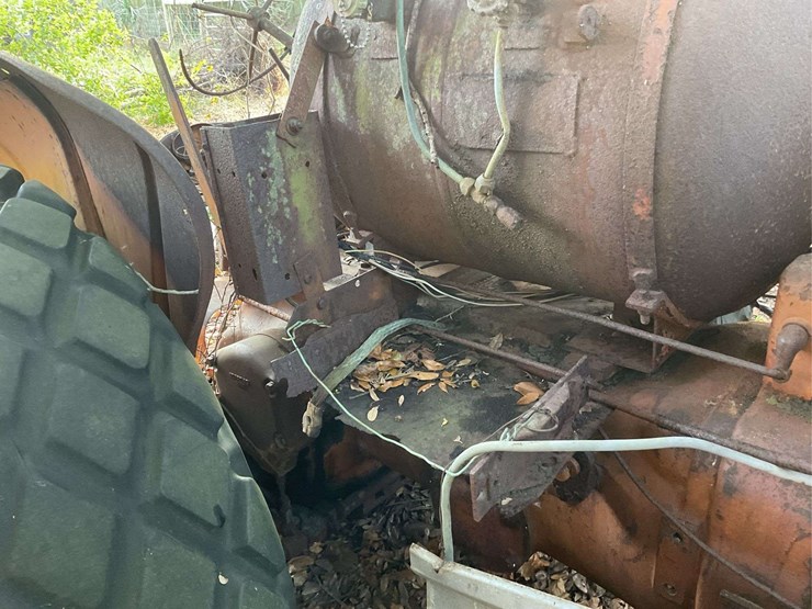 minneapolis-moline-lp-parts-tractor-image-23