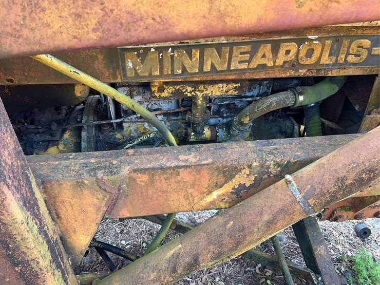 minneapolis-moline-diesel-backhoe-image-53
