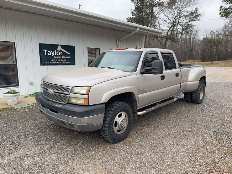 2005-chevrolet-silverado-3500-image-1