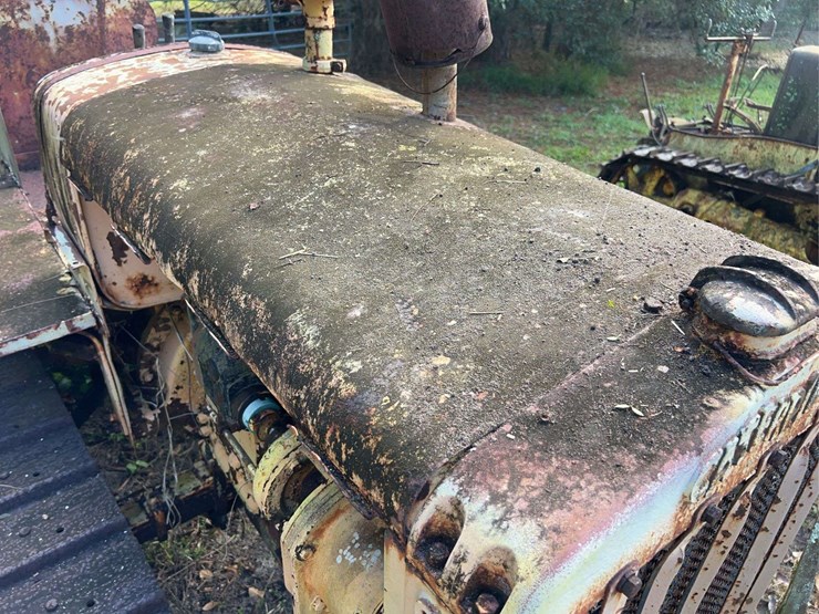 caterpillar-twenty-image-11