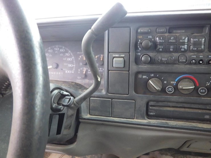 1999-chevrolet-3500-image-23