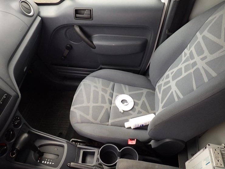 2013-ford-transit-image-30