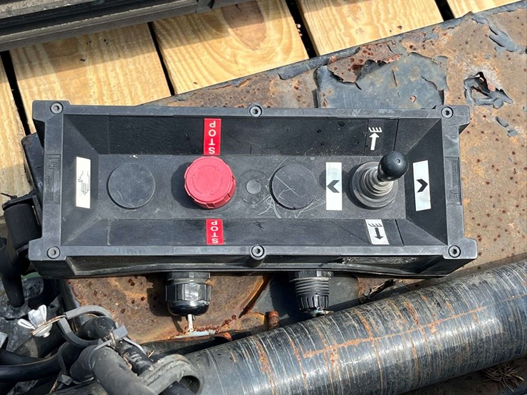 maxon-semi--trailer-lift-gate-image-7