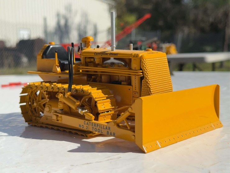 caterpillar-d2-image-4