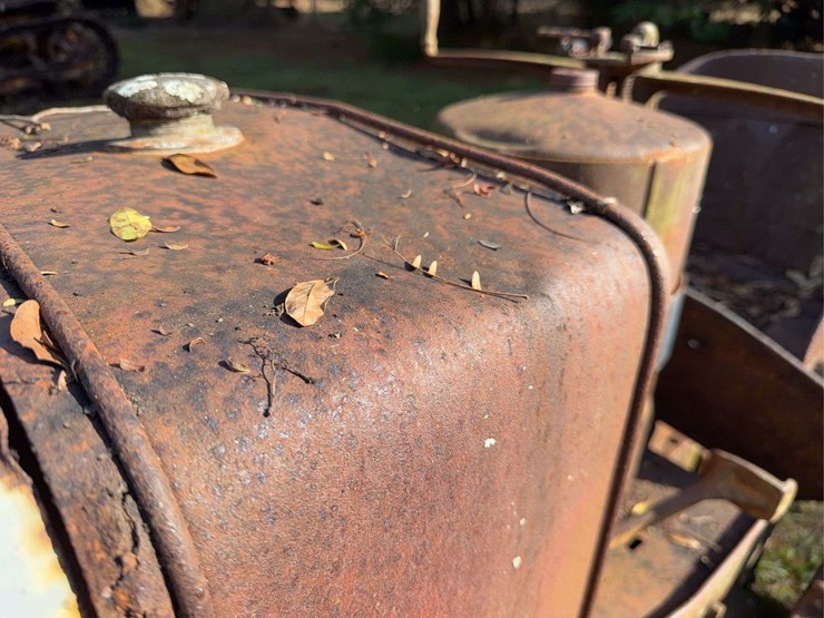 caterpillar-2-ton-image-48