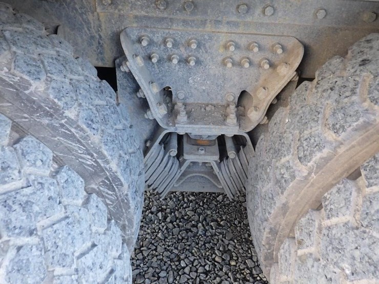 2007-international-7600-image-28