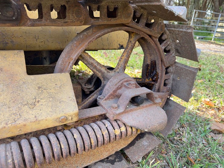 caterpillar-ten-gas-crawler-image-36