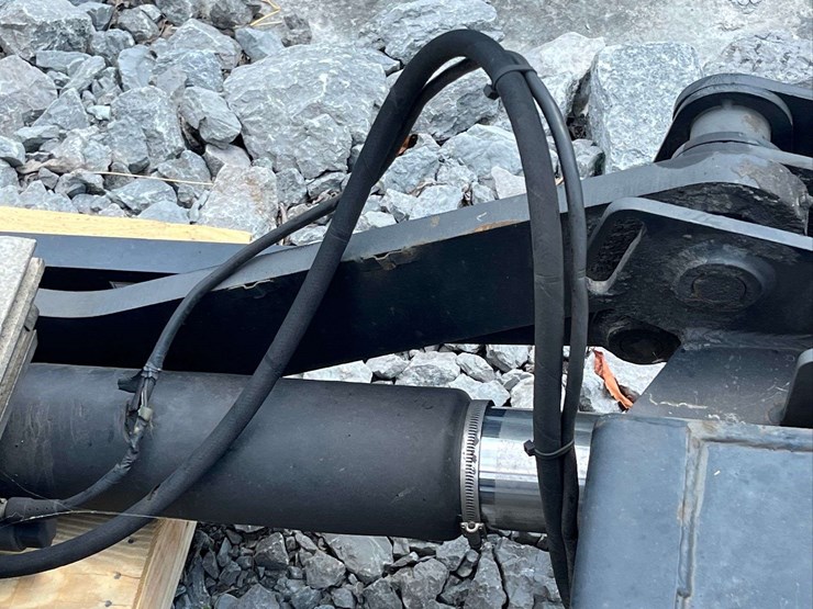 maxon-semi--trailer-lift-gate-image-9