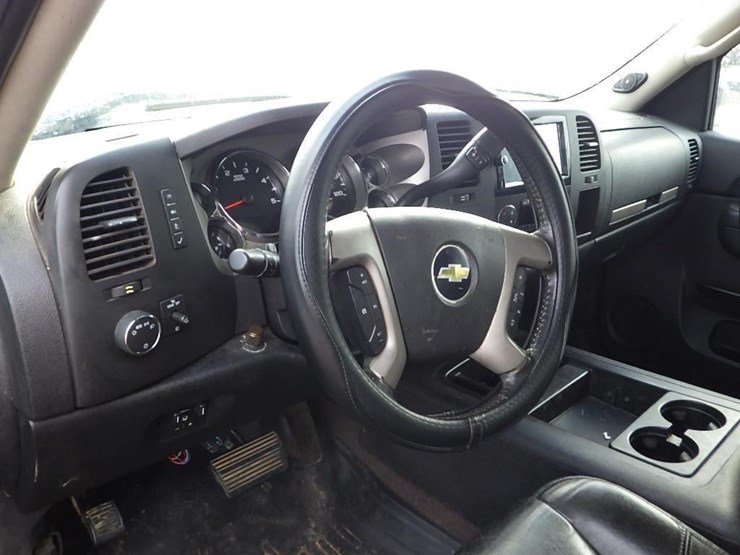 2011-chevrolet-2500-image-22