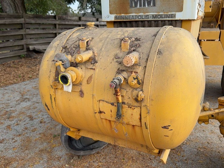 minneapolis-moline-g1000-image-15