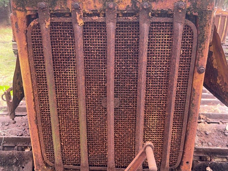 caterpillar-fifteen-crawler-image-9