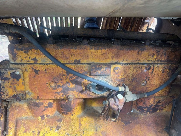 caterpillar-fifteen-crawler-image-35