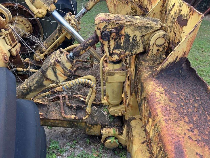 caterpillar-814-wheel-loader-image-10