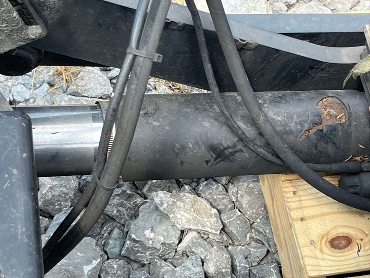 maxon-semi--trailer-lift-gate-image-8