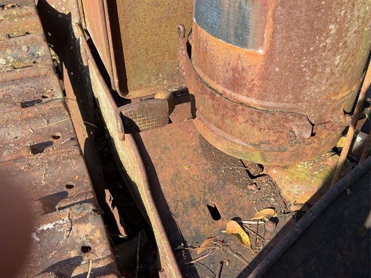 caterpillar-2-ton-image-27