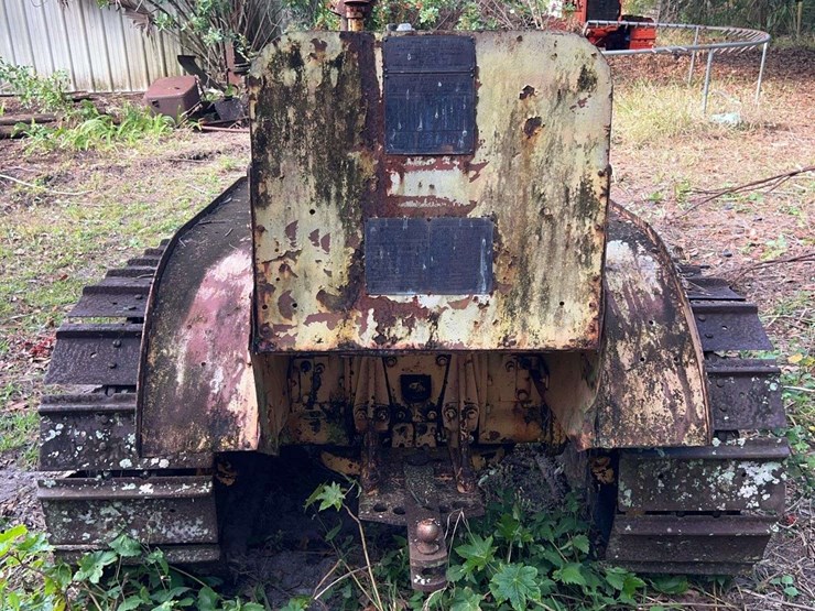 caterpillar-twenty-image-7