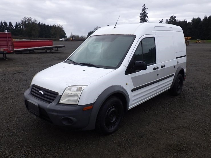 2013-ford-transit-image-1