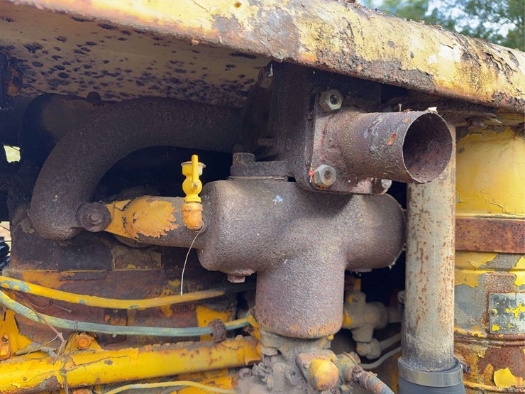 caterpillar-twenty-two-image-12