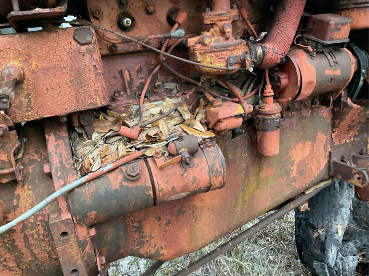 minneapolis-moline-zau-parts-tractor-image-10