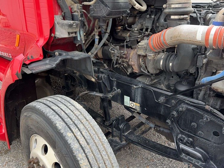 2019-peterbilt-579-image-24