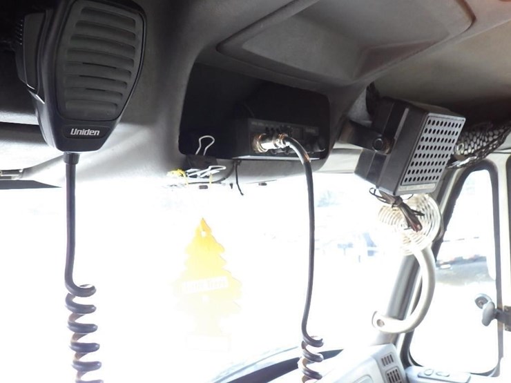 2007-international-7600-image-46