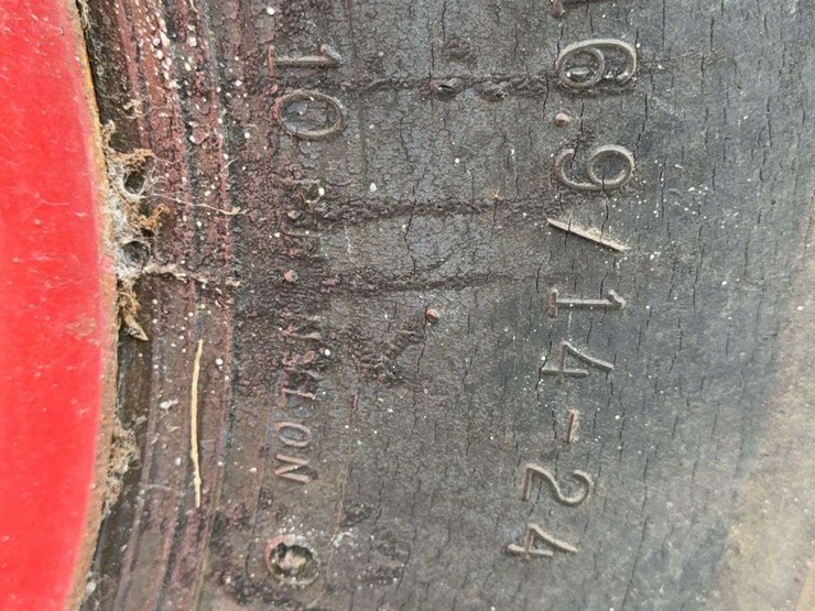 minneapolis-moline-335-image-27