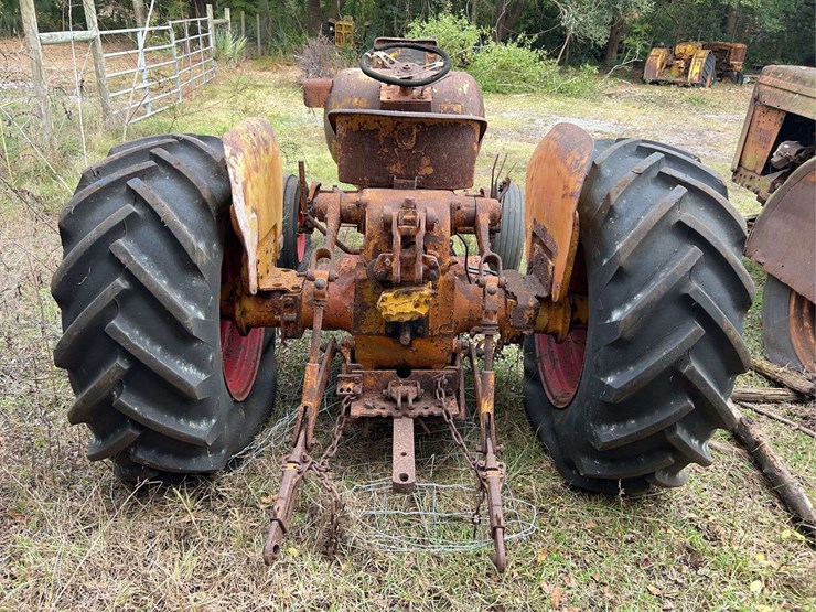 minneapolis-moline-445-image-4