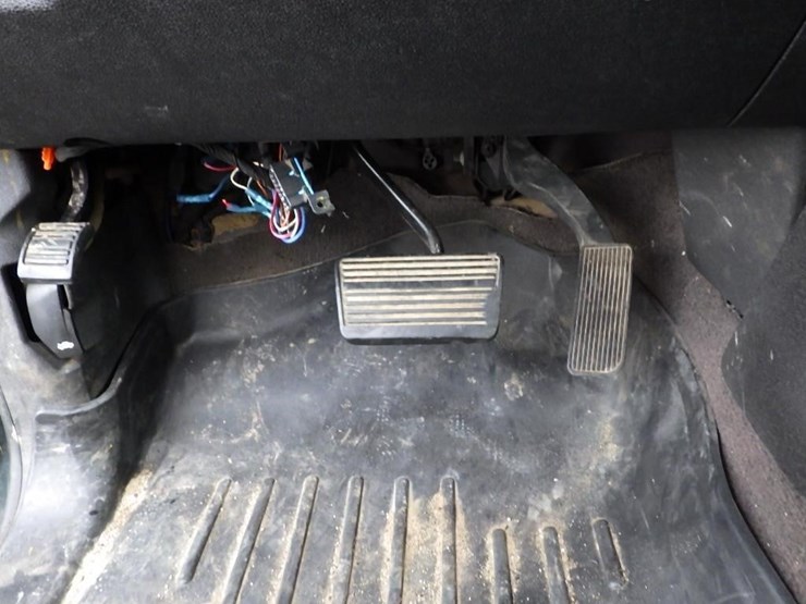 2011-chevrolet-2500-image-29