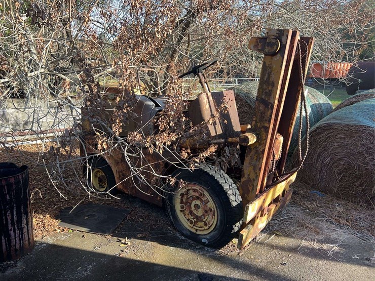 minneapolis-moline-forklift-image-1