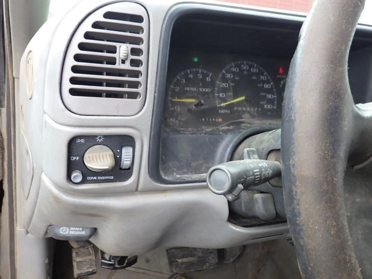 1999-chevrolet-3500-image-22