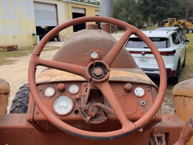 minneapolis-moline-g706-image-5