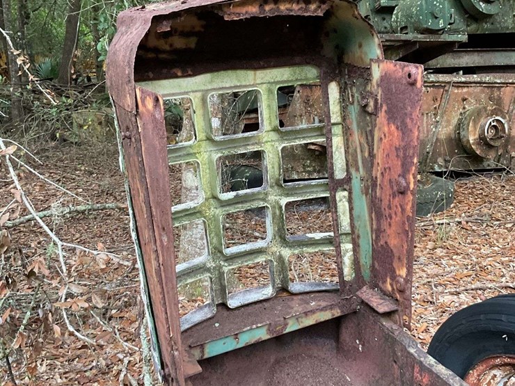 oliver-orchard-project-tractor-image-14