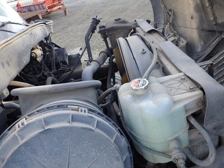 2007-international-7600-image-13