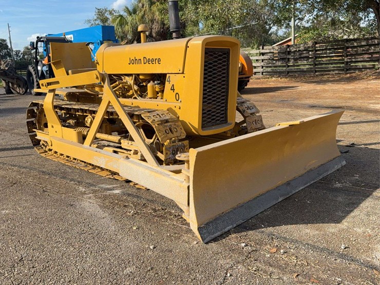 john-deere-440-image-1