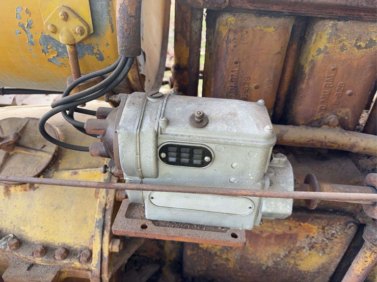 caterpillar-thirty-image-18