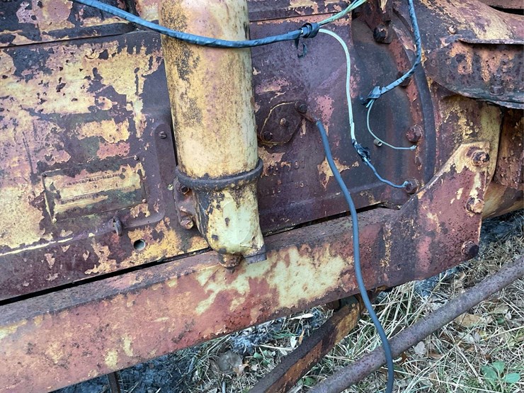 minneapolis-moline-parts-tractor-image-21