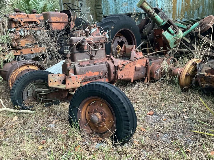 minneapolis-moline-pkg-57-parts-tractor-image-1