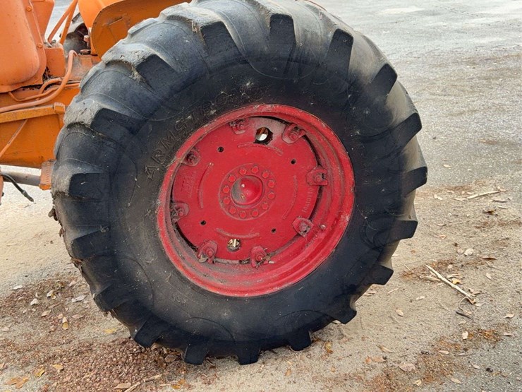 minneapolis-moline-335-image-35