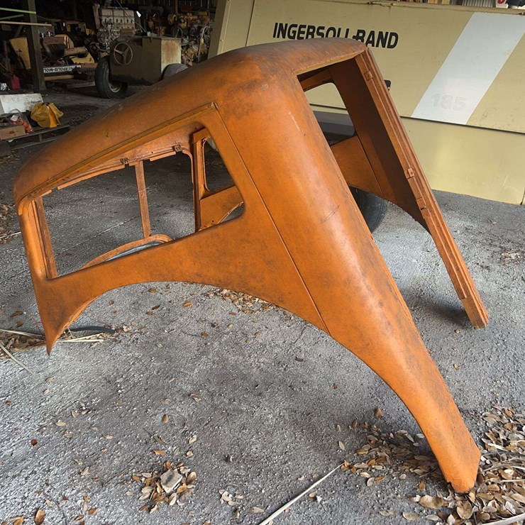 Minneapolis Moline UDLX Cab