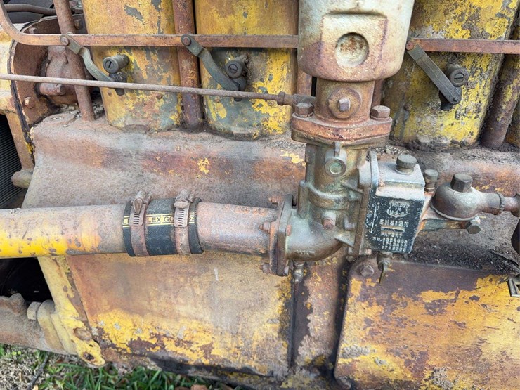 caterpillar-thirty-image-11