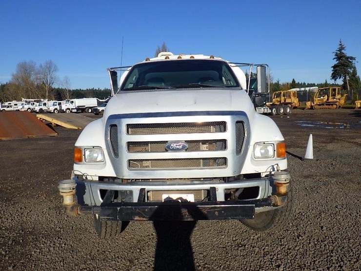 2015-ford-f750-image-2