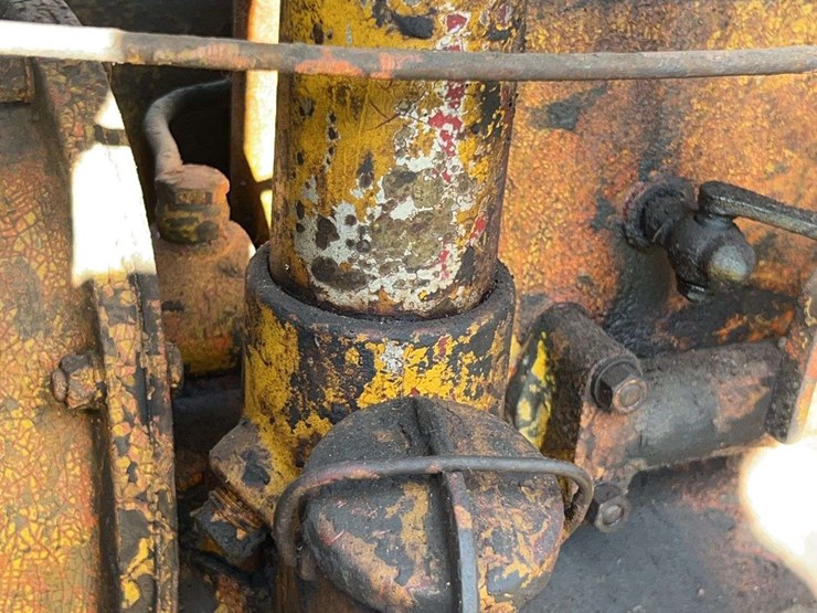 caterpillar-forty-gas-crawler-image-40