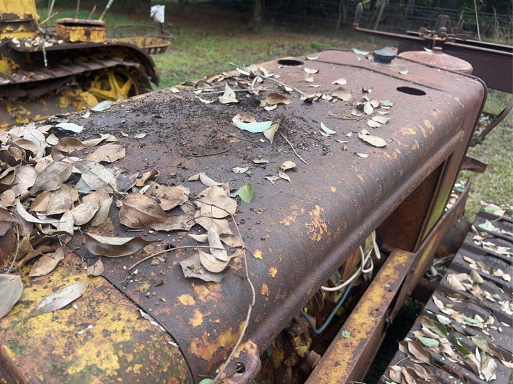 caterpillar-2-ton-crawler-image-13
