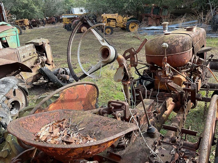 avery-parts-tractor-image-4