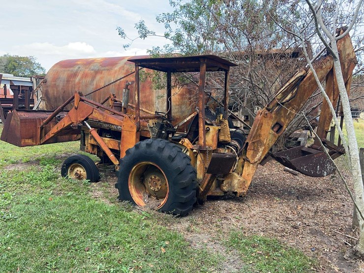minneapolis-moline-diesel-backhoe-image-3