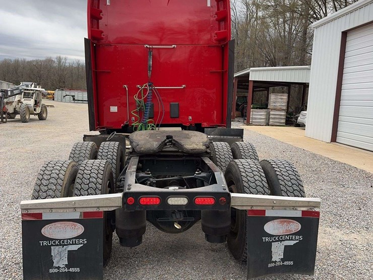 2019-peterbilt-579-image-5
