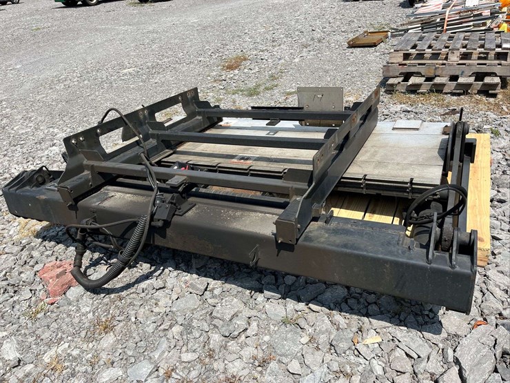 maxon-semi--trailer-lift-gate-image-2