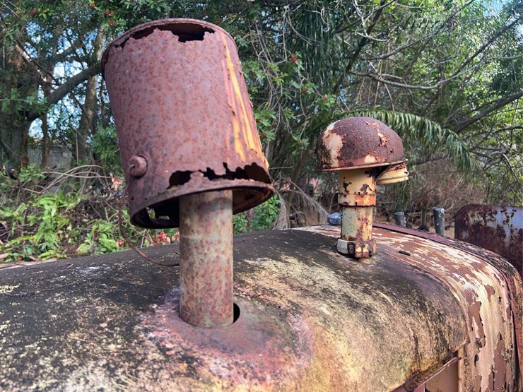 caterpillar-twenty-image-13