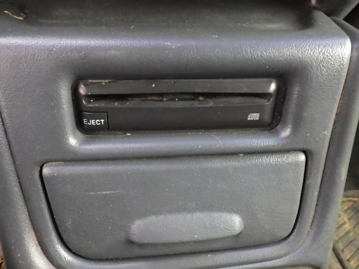 1999-chevrolet-2500-image-28