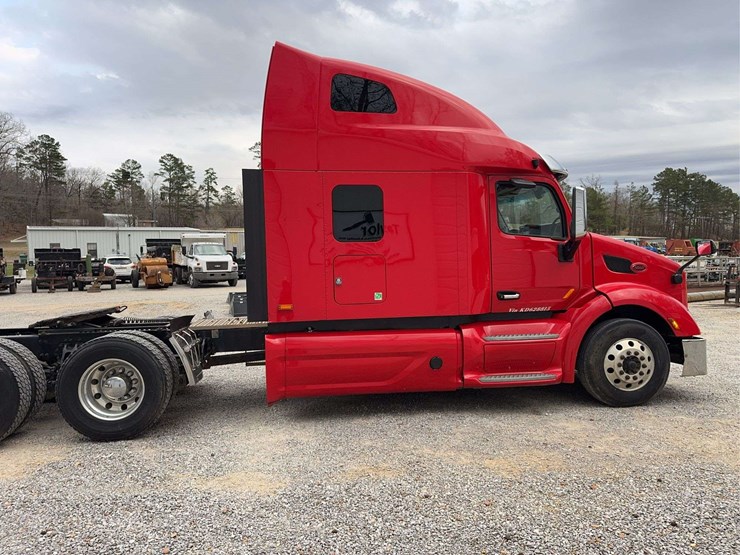 2019-peterbilt-579-image-8